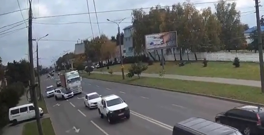 Аварія на Дубнівській у Луцьку: показали момент удару (відео)