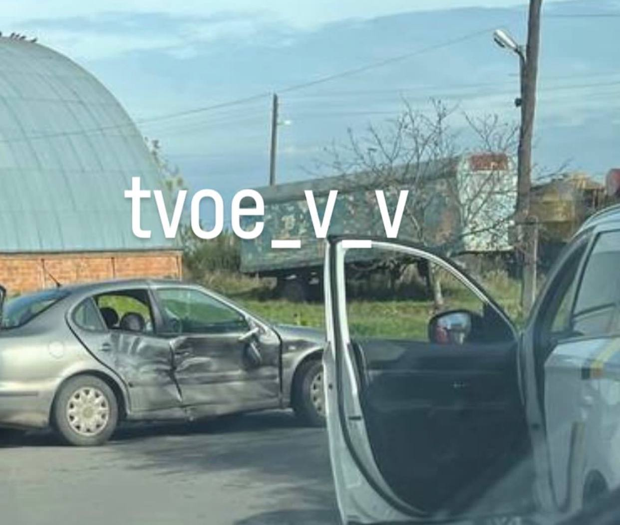 У Володимирі – аварія: зіткнулися позашляховик та легковий автомобіль (фото)