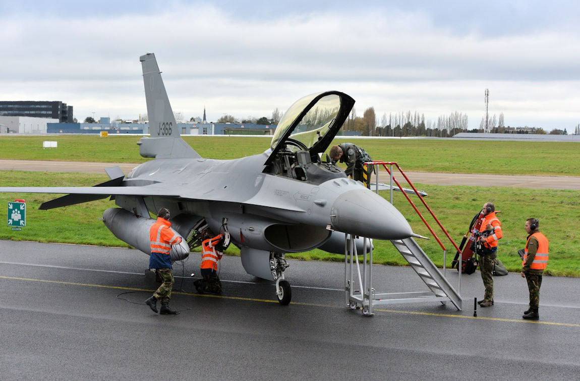 5 нідерландських F-16 прямують до Румунії для навчання українських пілотів