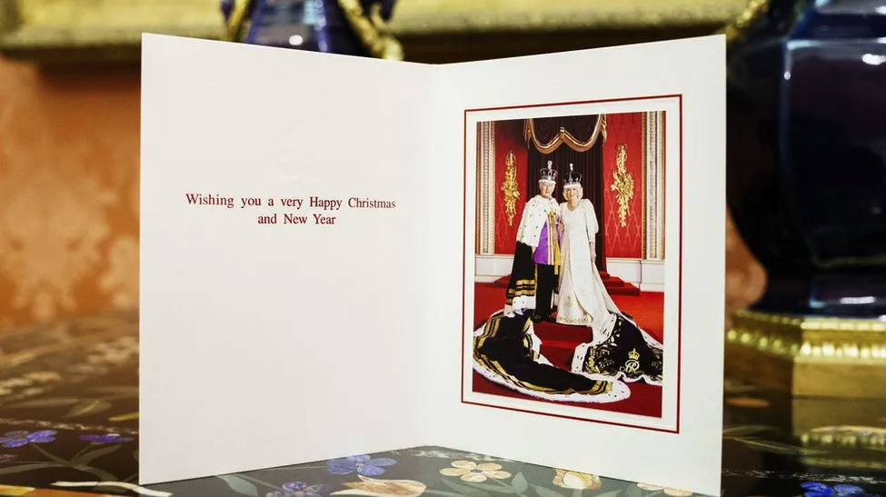 Британська королівська родина показала сімейну різдвяну листівку