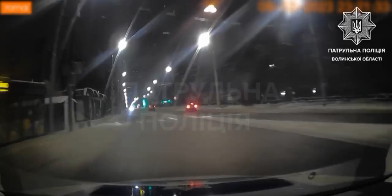 У Луцьку п'яний на джипі збив пішохода й втік, але недалеко (відео)