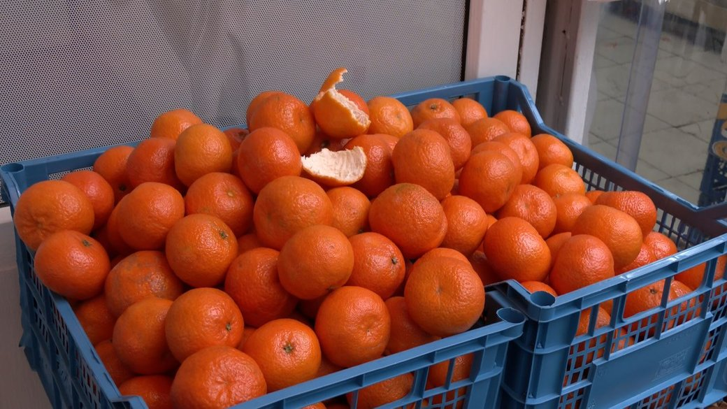 Чи зросли ціни на мандарини у Луцьку перед різдвяними святами (відео)