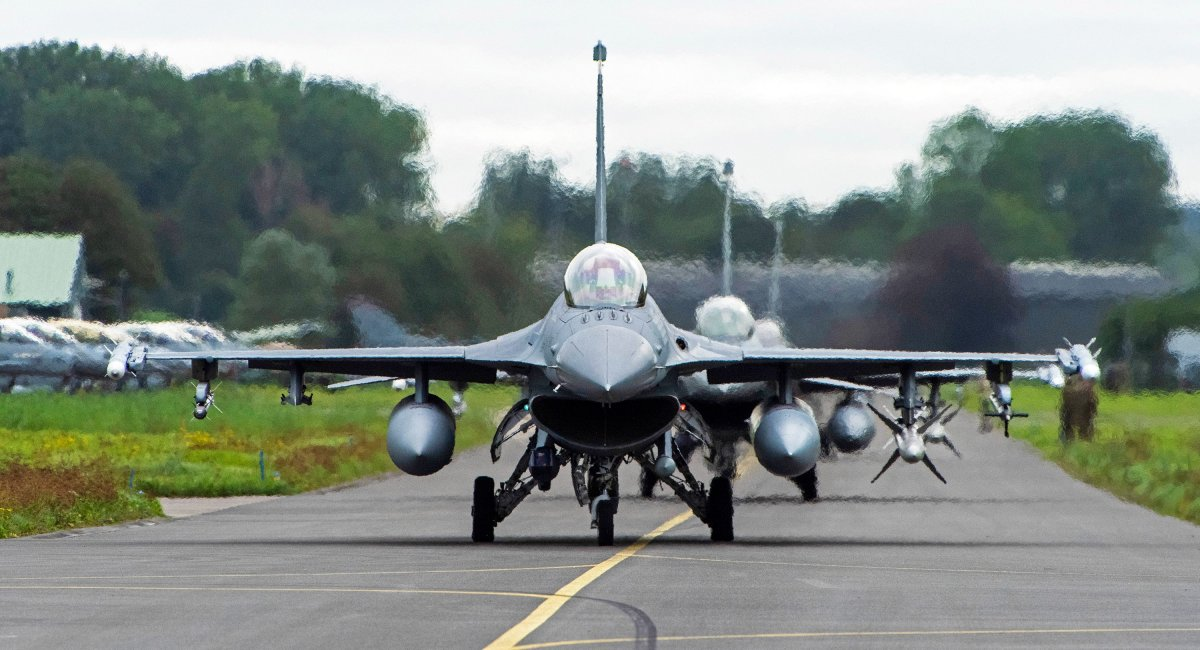 Нідерланди готують до передачі Україні 18 винищувачів F-16
