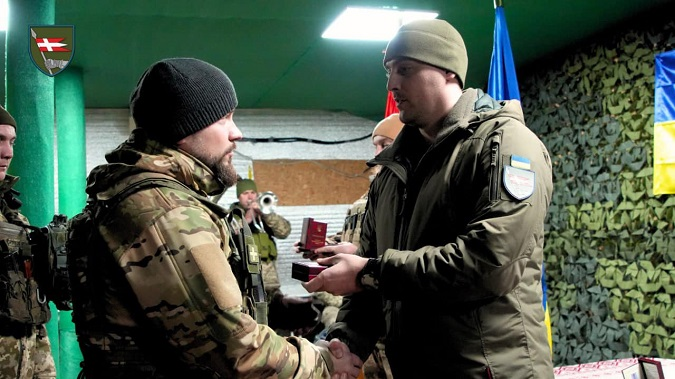Командир 14-ї ОМБр відзначив побратимів нагородами (фото)