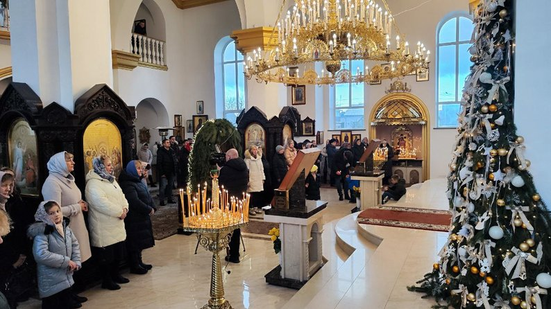 У храмі, який перший у Луцьку перейшов до ПЦУ, відправили різдвяну службу за новим стилем