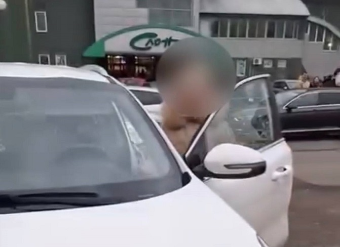 У Луцьку водійка обматюкала муніципала через штраф, а постанову викинула (відео)