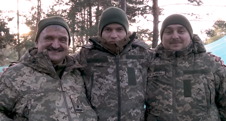 Батько з двома синами у складі волинської «сотки» нищать росіян на сході (відео)