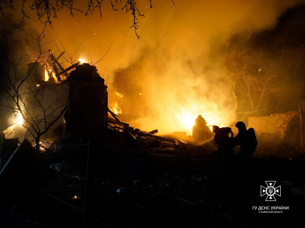 Атака на Львів: росіяни знищили музей Шухевича та пошкодили університет, де вчився Бандера (фото)