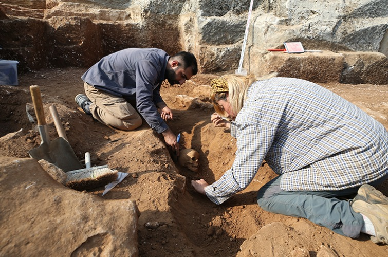 У Туреччині виявили стародавнє кладовище, де було поховано 54 дитини