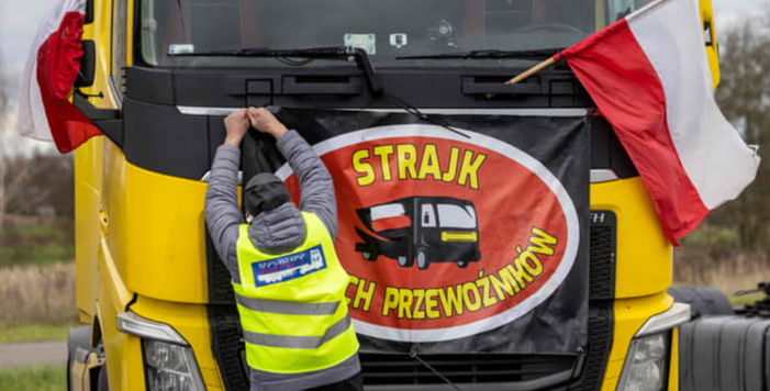 Польські перевізники розблокують кордон з Україною до березня