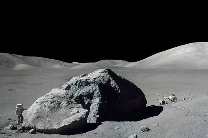 Вчені виявили на Місяці гірські породи, яких немає в Сонячній системі