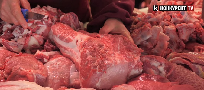 Які ціни на м'ясо для шашлику на ринку Луцька (відео)