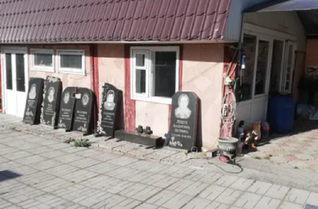 У Луцьку продають бізнес з виготовлення пам'ятників (фото)