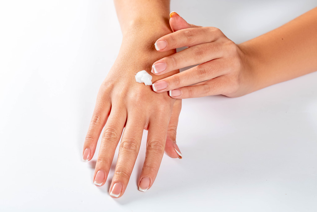 Як відновити захисний бар'єр шкіри рук*