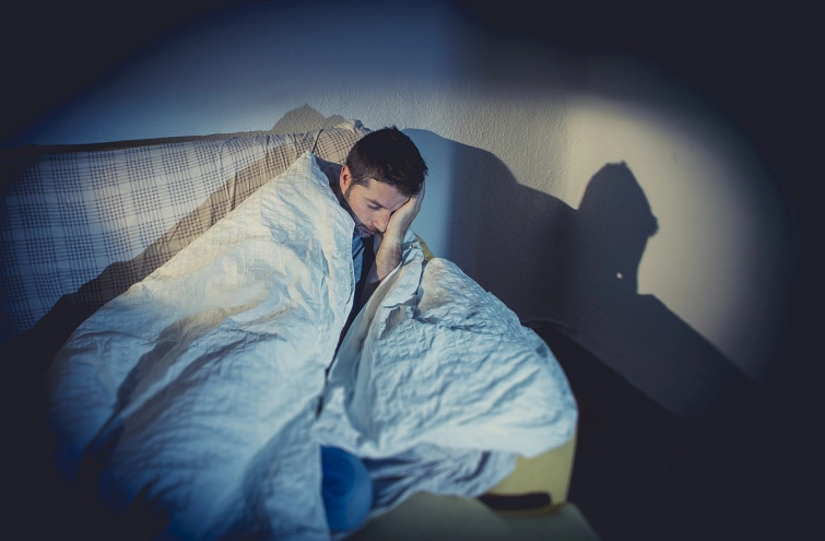 Легкий COVID-19 підвищує ймовірність безсоння у людей з тривогою або депресією