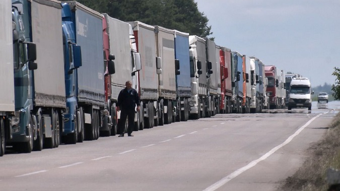 На ПП «Ягодин – Дорогуськ» повністю заблокують рух вантажівок