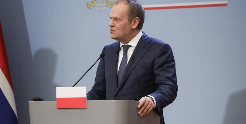 Польща може повністю закрити кордон з Україною для торгівлі товарами, – Туск