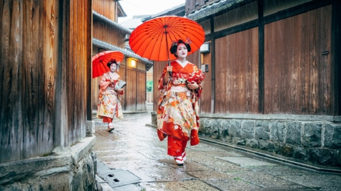 У Кіото деякі вулиці закриють для туристів – вони неввічливі з гейшами