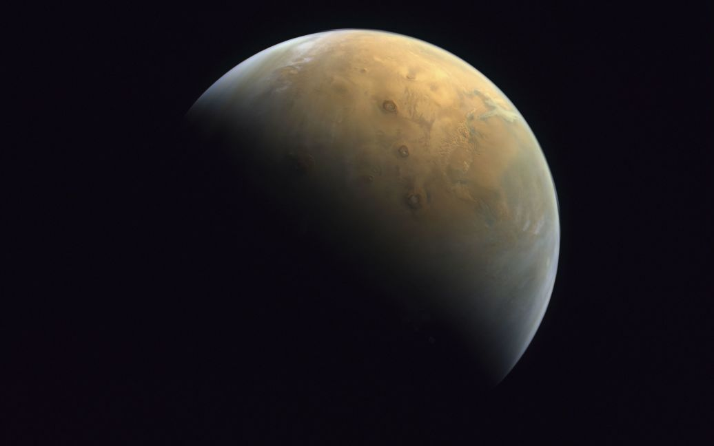 Планетологи виявили гігантський вулкан на Марсі