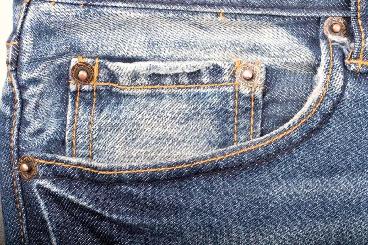 Навіщо маленька кишеня на джинсах