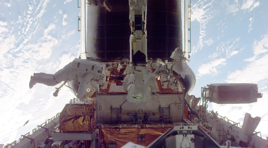 У NASA розповіли, як у відкритому космосі ремонтують телескоп Хаббл