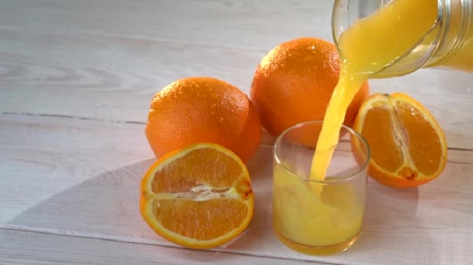 Жінка пила тільки апельсиновий сік впродовж 40 днів: як це вплинуло на її тіло