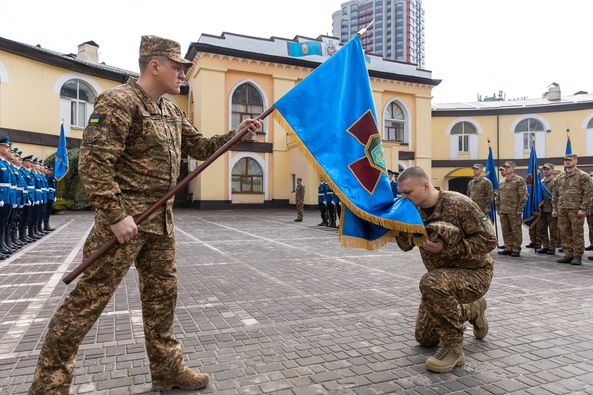Волинські нацгвардійці отримали бойовий прапор (фото)