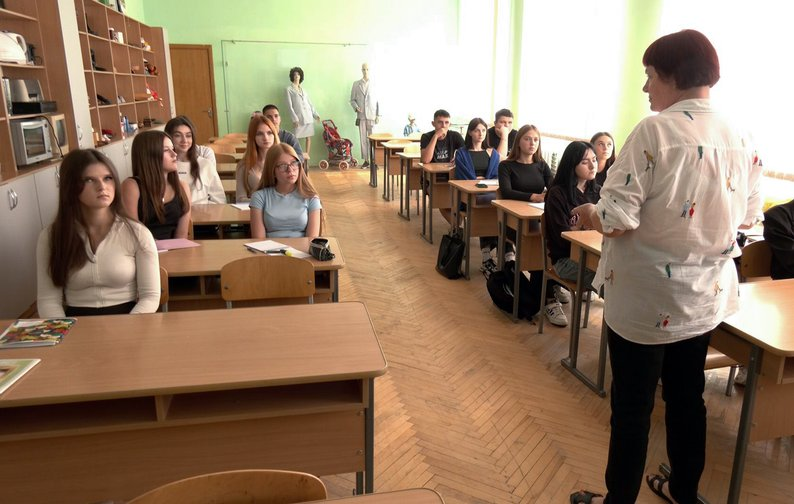 На міяць раніше: у Луцьку один з коледжів вже почав навчання (фото, відео) — новини