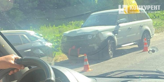 Аварія під Луцьком: джип влупився в легковик (фото, відео)