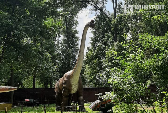 Працює останні дні: парк динозаврів у Луцьку скоро закриють