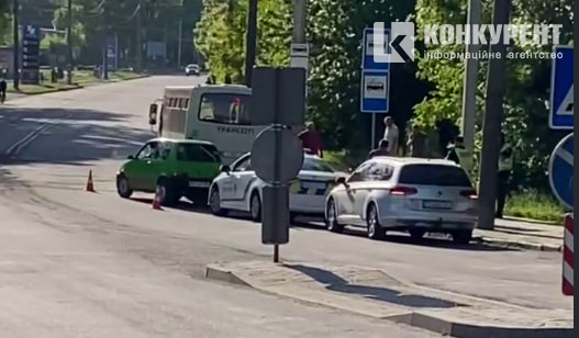 У Луцьку на Володимирській – аварія за участі маршрутки (відео)